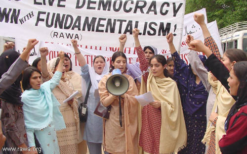 The participants chanting slogans against fundamentalists