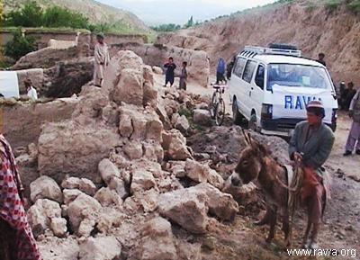 Earthquake victims in Nahrin